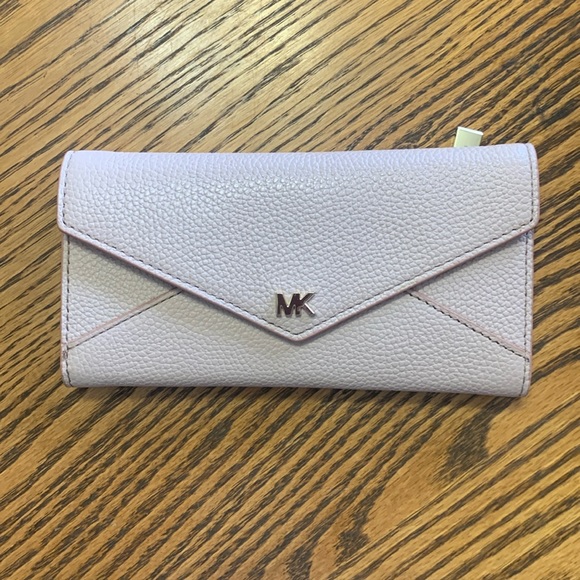 Michael Kors Handbags - ✨Brand New✨Michael Kors Pink Leather Wallet